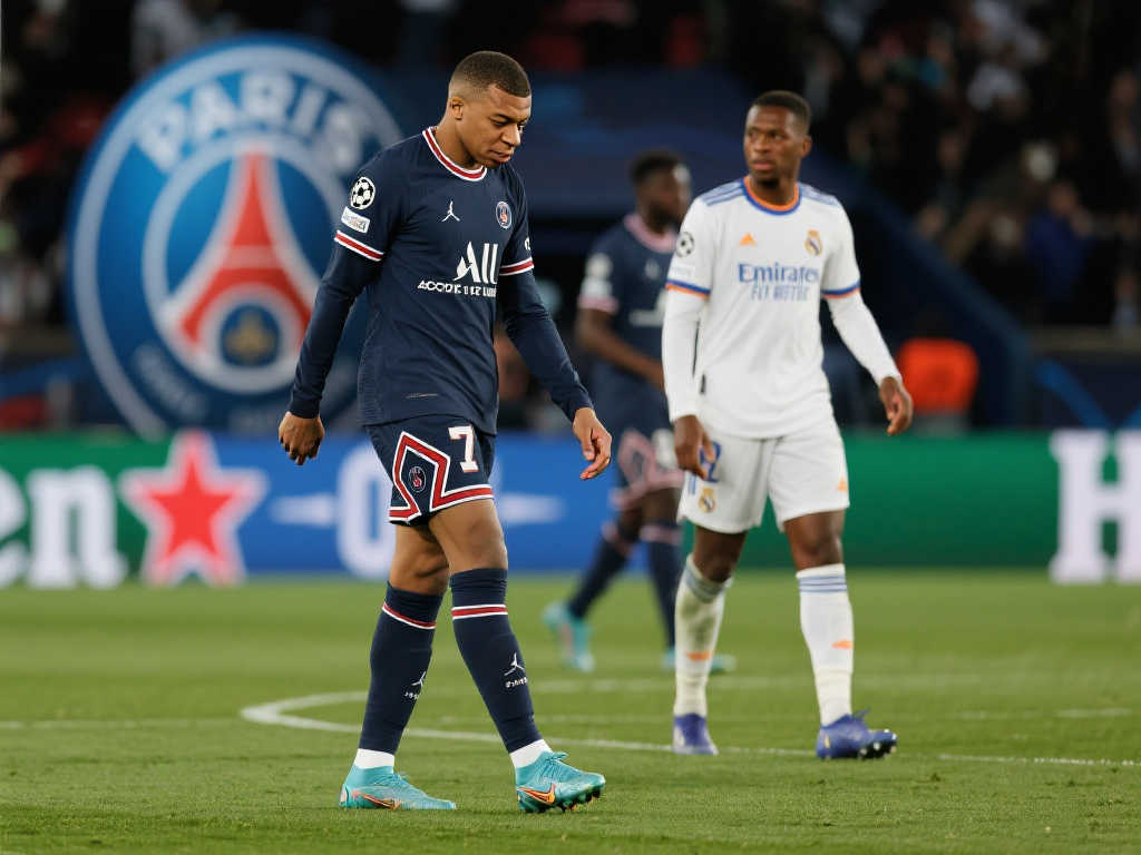 大巴黎挺进欧冠决赛:阿森纳四大皆空,登贝莱金球梦起,姆巴佩何去何从 大巴黎挺进欧冠决赛:阿森纳四大皆空,登贝莱金球梦起,姆巴佩何去何从